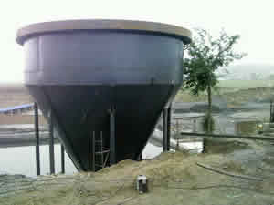 運(yùn)行罐，工作罐